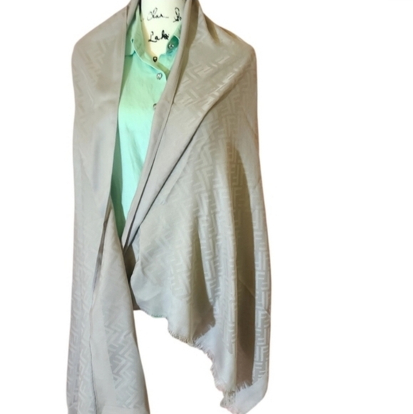 🏅Fendi Zucca Silk & Cashmere Shawl🎗+GIFT(copy) - Picture 2 of 8
